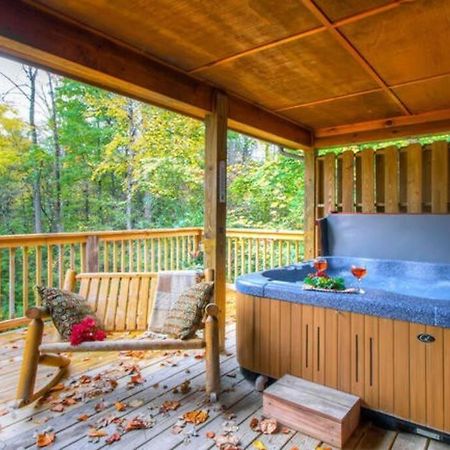Great Location Pool Table Hot Tub Villa Gatlinburg Buitenkant foto
